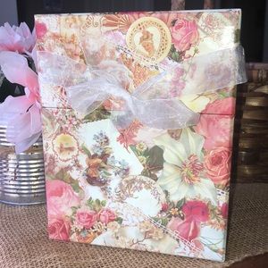 New box of 20 blank greeting cards with envelopes and decorative box